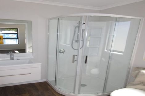 Photo of property in 5 Pattullo Crescent, Wallaceville, Upper Hutt, 5018