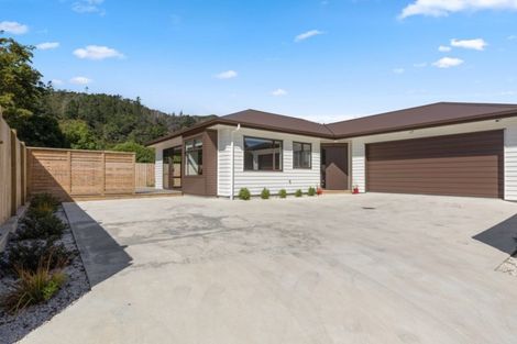 Photo of property in 18b Kairimu Street, Stokes Valley, Lower Hutt, 5019