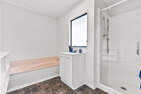 Photo of property in 2/12 Cameron Place, Ranui, Auckland, 0612