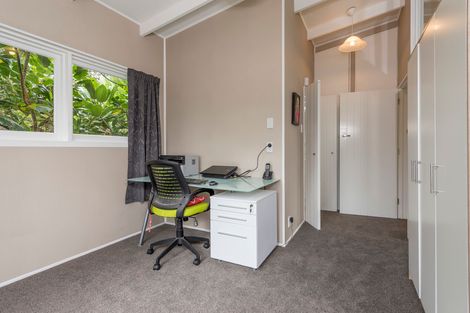 Photo of property in 25 Hand Road, Helensville, 0800