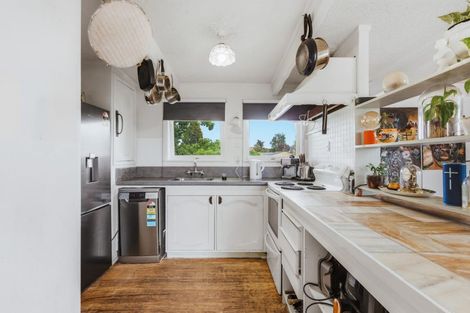 Photo of property in 11 Frederick Street, Two Mile Bay, Taupo, 3330