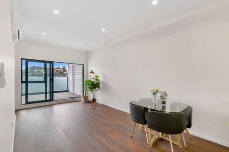 Photo of property in 3/68 Smythe Road, Henderson, Auckland, 0612