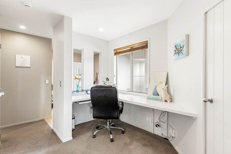 Photo of property in 5 George Deane Place, Greenhithe, Auckland, 0632