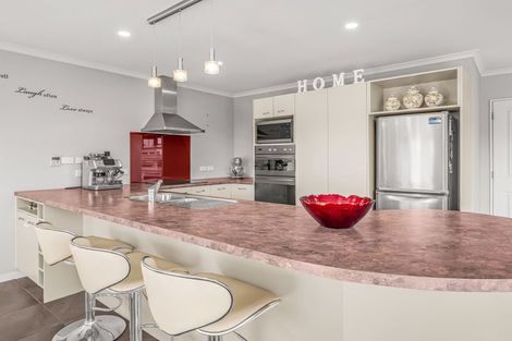 Photo of property in 19 Branigan Parade, Kelvin Grove, Palmerston North, 4414