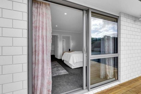 Photo of property in 23 Garrett Drive, Whalers Gate, New Plymouth, 4310
