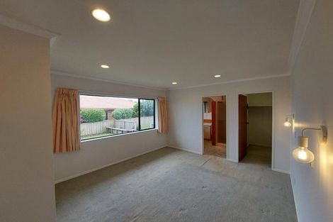 Photo of property in 9c Del Mar Place, Merrilands, New Plymouth, 4312