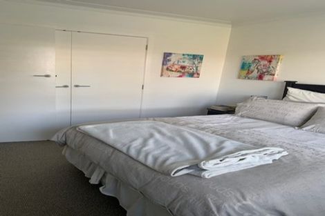 Photo of property in 2/28 Bleakhouse Road, Howick, Auckland, 2014