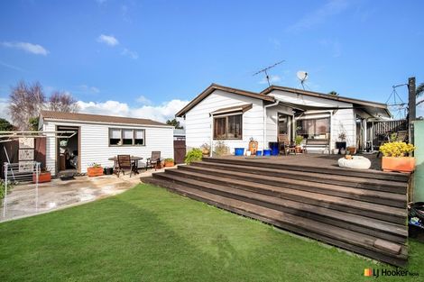 Photo of property in 5 Hadley Wood Drive, Wattle Downs, Auckland, 2103