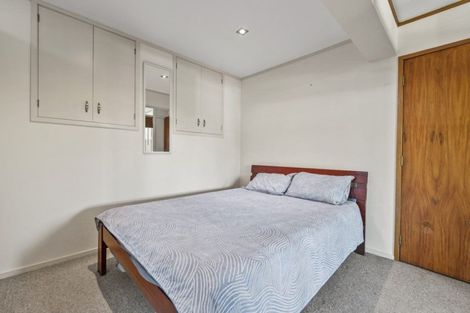 Photo of property in 201 Chelsea View Drive, Chatswood, Auckland, 0626
