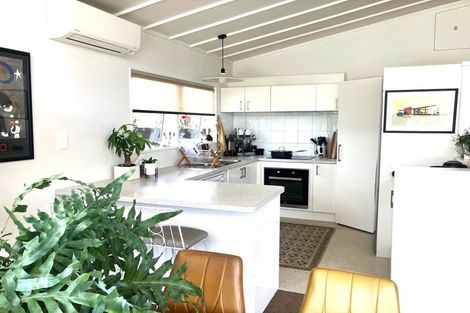 Photo of property in 97 Tiroroa Avenue, Te Atatu South, Auckland, 0610