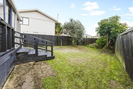 Photo of property in 5/1 Rebecca Rise, Weymouth, Auckland, 2103