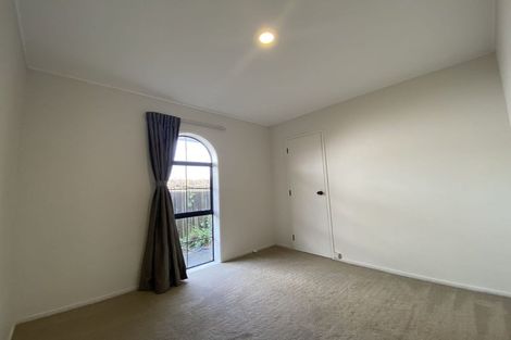 Photo of property in 12 Hedge Row, Sunnyhills, Auckland, 2010