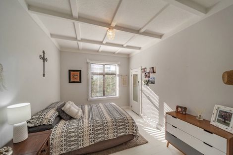 Photo of property in 15 Taradale Road, Marewa, Napier, 4110