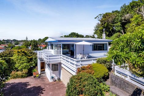 Photo of property in 10 Lawry Street, Moturoa, New Plymouth, 4310