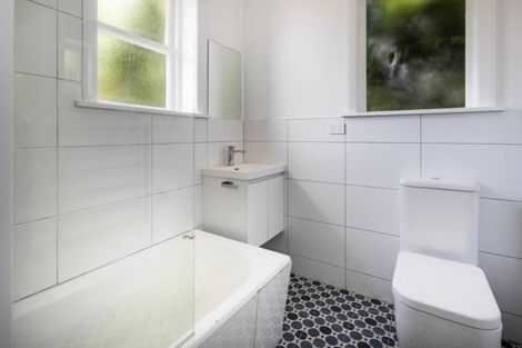 Photo of property in 54 Wainui Avenue, Point Chevalier, Auckland, 1022