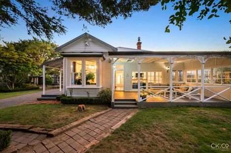 Photo of property in 2 Barton Road, Heretaunga, Upper Hutt, 5018