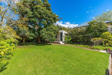 Photo of property in 3 Turnbull Road, Narrow Neck, Auckland, 0624