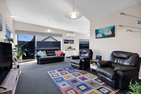 Photo of property in 22 Halse Place, Opunake, 4616