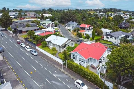 Photo of property in 12 Mangorei Road, Strandon, New Plymouth, 4312