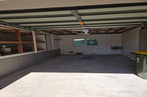 Photo of property in 3/68 Takutai Avenue, Half Moon Bay, Auckland, 2012