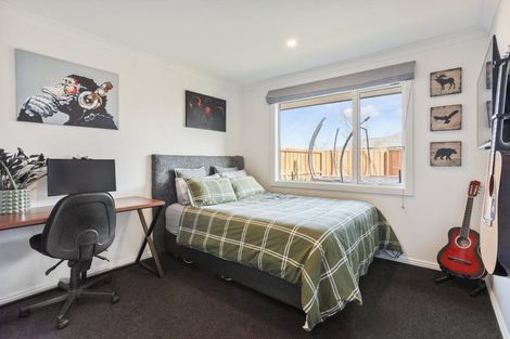Photo of property in 70 Watkins Drive, Rangiora, 7400