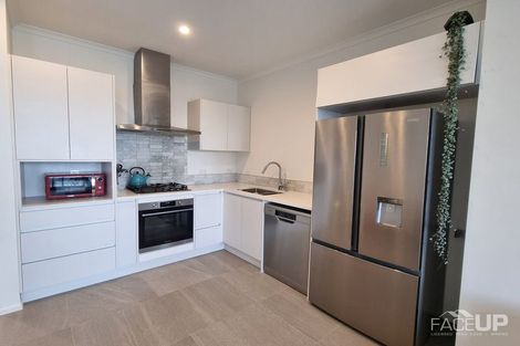 Photo of property in 32/1 Scott Road, Hobsonville, Auckland, 0616
