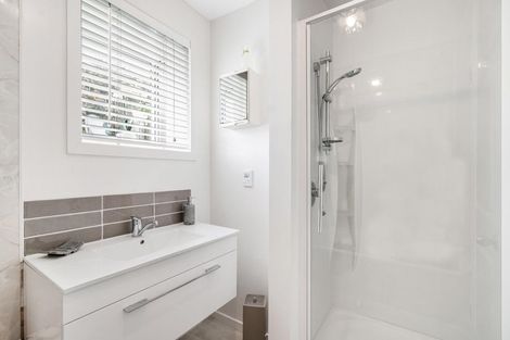 Photo of property in 34 Oakley Crescent, Hornby, Christchurch, 8042