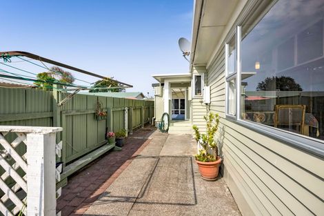 Photo of property in 30a Disraeli Street, Hawera, 4610