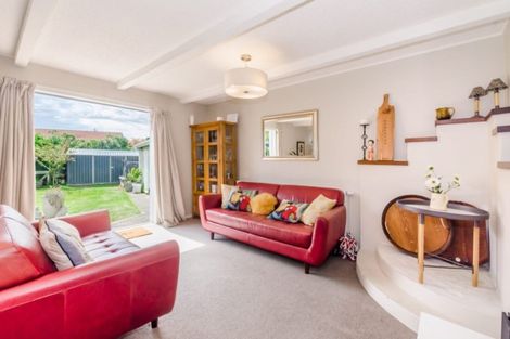 Photo of property in 261 Te Moana Road, Waikanae, 5036