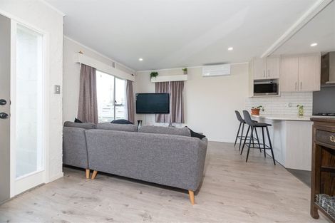 Photo of property in 3/1 Tawa Road, Te Atatu Peninsula, Auckland, 0610