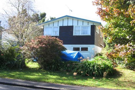 Photo of property in 28 Rimutaka Place, Titirangi, Auckland, 0604