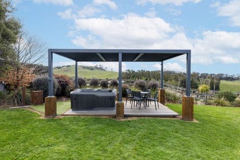 Photo of property in 67 Lomond Grove, Acacia Bay, Taupo, 3385