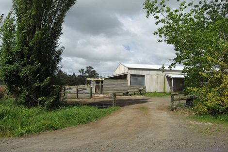 Photo of property in 175 Foster Road, Kumeu, 0891