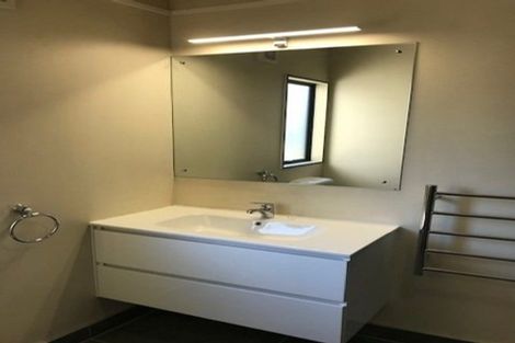 Photo of property in 140 Upper Harbour Drive, Greenhithe, Auckland, 0632