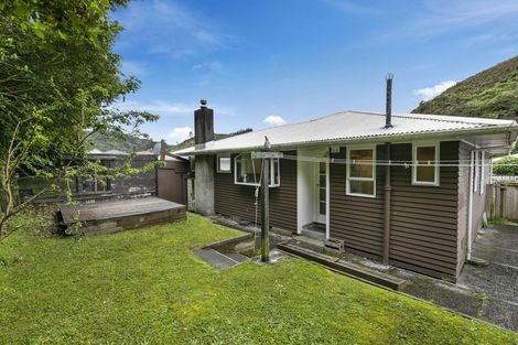 Photo of property in 20 Sunny Grove, Wainuiomata, Lower Hutt, 5014