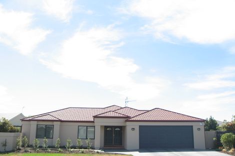 Photo of property in 40 Orlando Crescent, Waimairi Beach, Christchurch, 8083