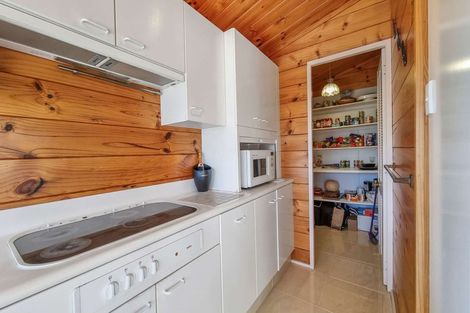 Photo of property in 13a Grand Vue Road, Kawaha Point, Rotorua, 3010