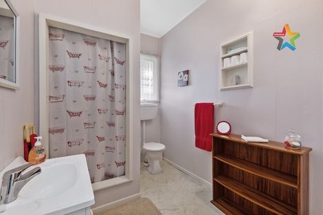 Photo of property in 33 Kingsley Street, Stokes Valley, Lower Hutt, 5019