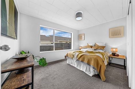 Photo of property in 2/37 Blacklock Avenue, Henderson, Auckland, 0612