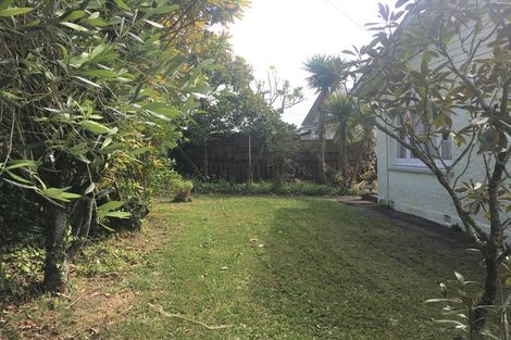 Photo of property in 492 Blockhouse Bay Road, Blockhouse Bay, Auckland, 0600