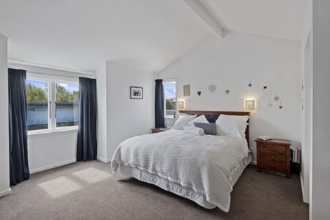 Photo of property in 33 Saint Andrews Square, Strowan, Christchurch, 8052