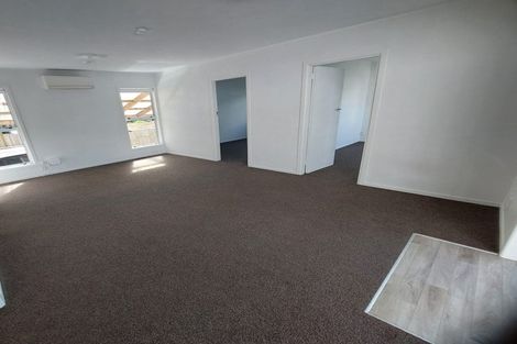 Photo of property in 9 Maybelle Place, Kelston, Auckland, 0602