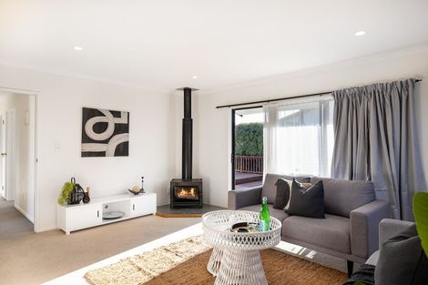 Photo of property in 5 Spackman Crescent, Paraparaumu, 5032