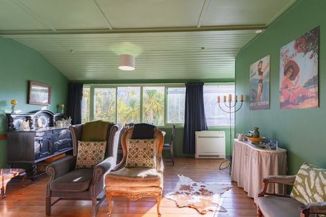 Photo of property in 17a Taranaki Street, Picton, 7220
