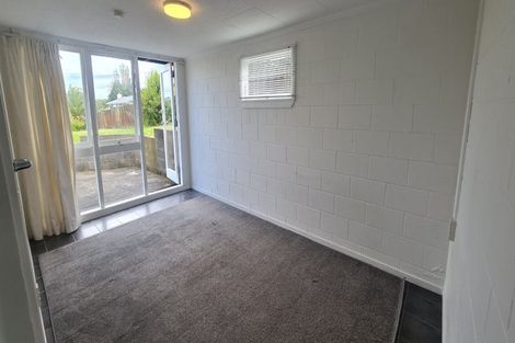 Photo of property in 10 Howard Road, Northcote, Auckland, 0627