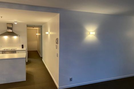 Photo of property in Montreaux Apartments, 8h/164 The Terrace, Wellington Central, Wellington, 6011