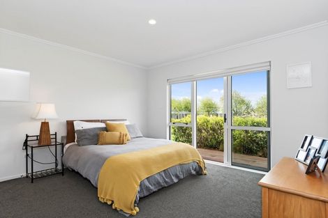 Photo of property in 6 Royal Ascot Drive, Papamoa Beach, Te Puke, 3187