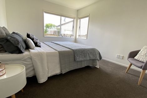 Photo of property in 2/12 Duncan Avenue, Te Atatu South, Auckland, 0610