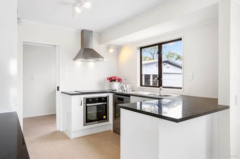 Photo of property in 24 Greenstone Place, Clover Park, Auckland, 2019