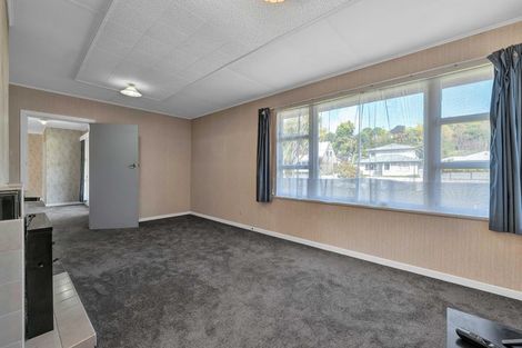 Photo of property in 71 Awanui Street, Merrilands, New Plymouth, 4312